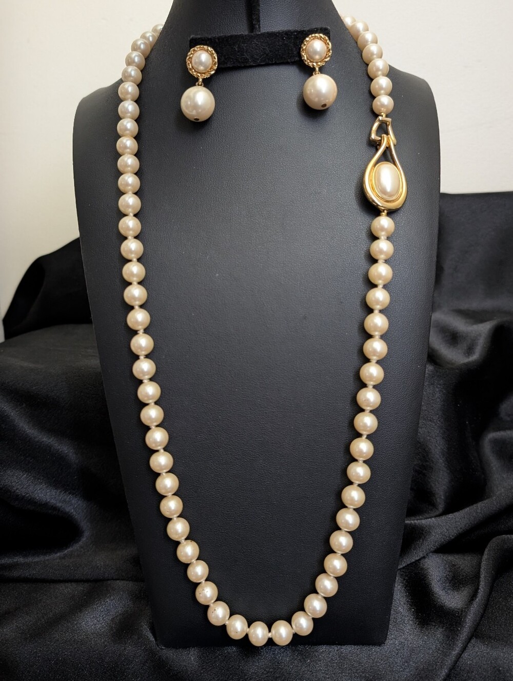 #15. Vintage Glass Pearls & Vintage Pearl Earrings